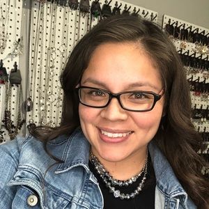 Meet your Posher, Desiree